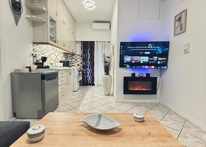 Johnnys Cozy Apartment In Kallithea